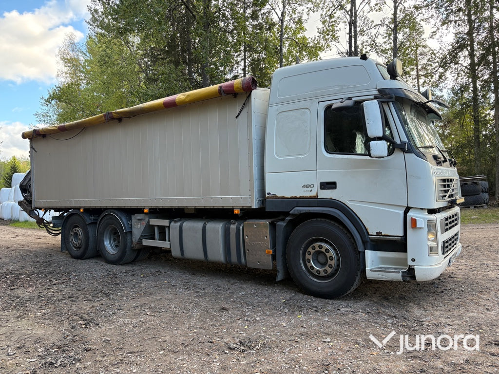 Lastbil Volvo FM-480 6*2 med lyftkran