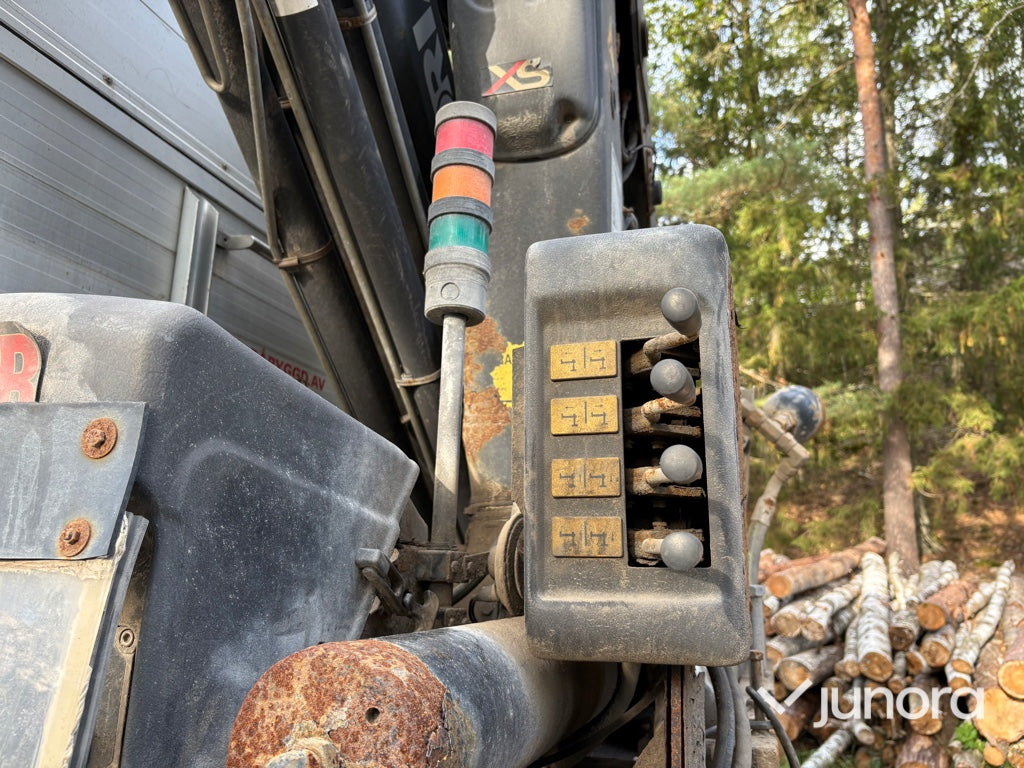 Lastbil Volvo FM-480 6*2 med lyftkran