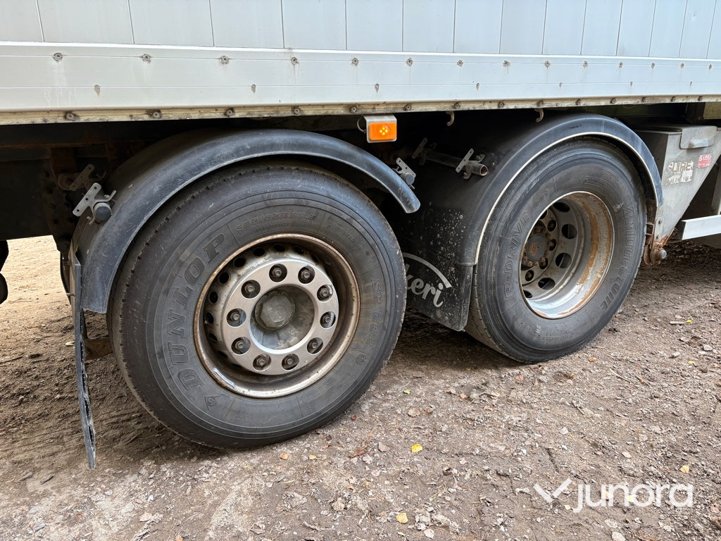 Lastbil Volvo FM-480 6*2 med lyftkran