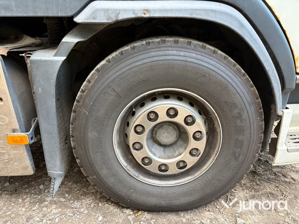 Lastbil Volvo FM-480 6*2 med lyftkran