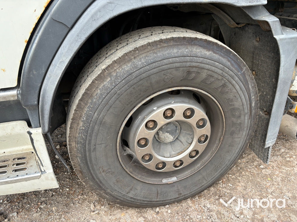 Lastbil Volvo FM-480 6*2 med lyftkran