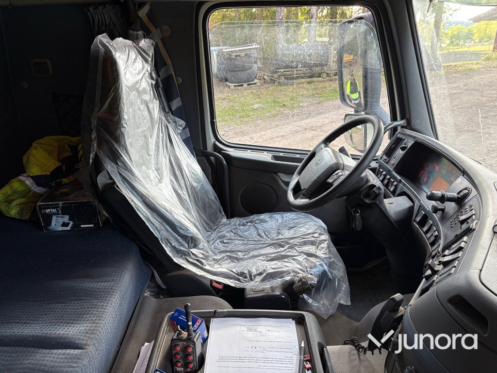 Lastbil Volvo FM-480 6*2 med lyftkran