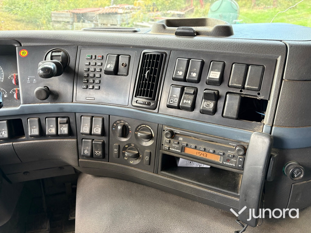 Lastbil Volvo FM-480 6*2 med lyftkran