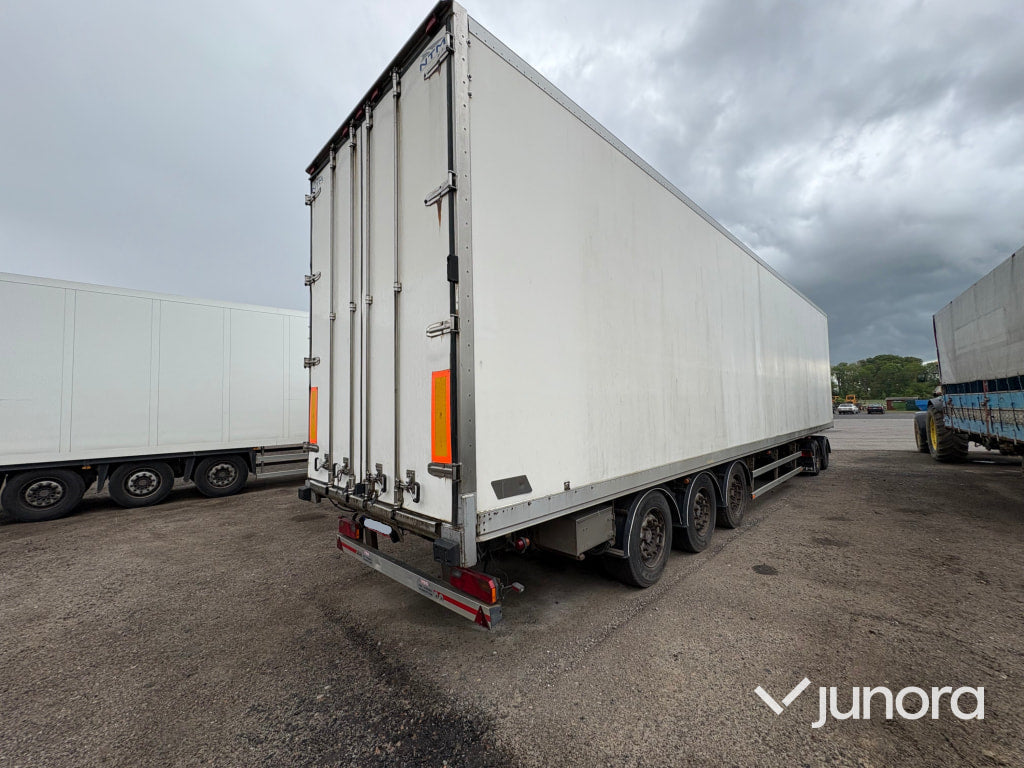 Lastbil Scania R450 med kyl