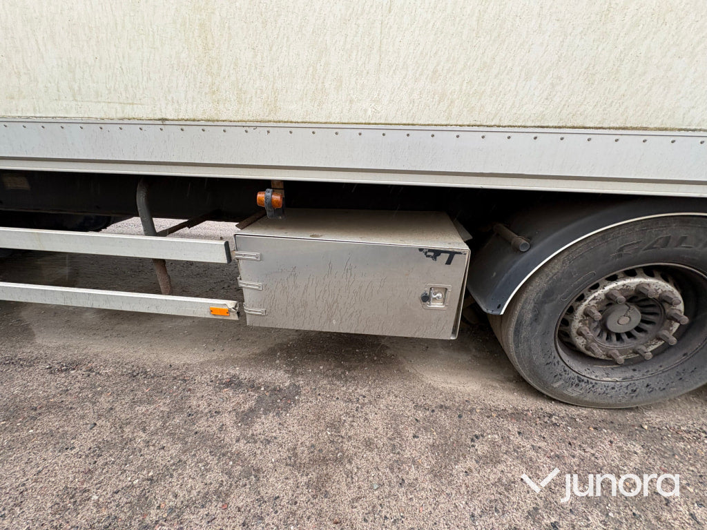 Lastbil Scania R450 med kyl