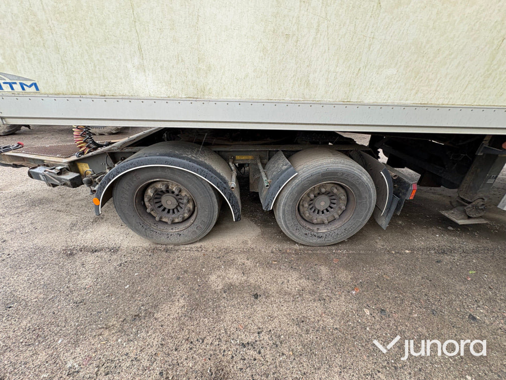 Lastbil Scania R450 med kyl