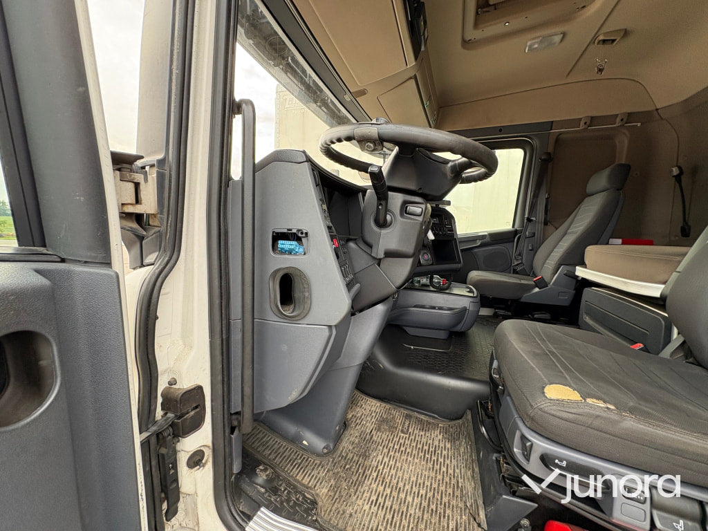 Lastbil Scania R450 med kyl