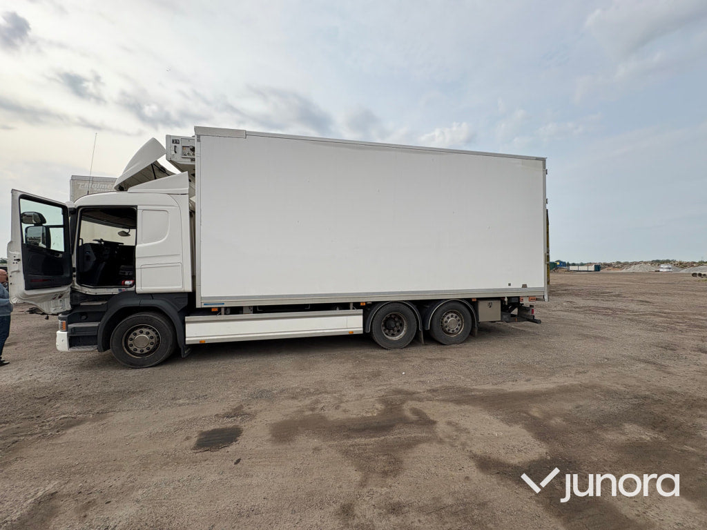 Lastbil Scania R450 med kyl