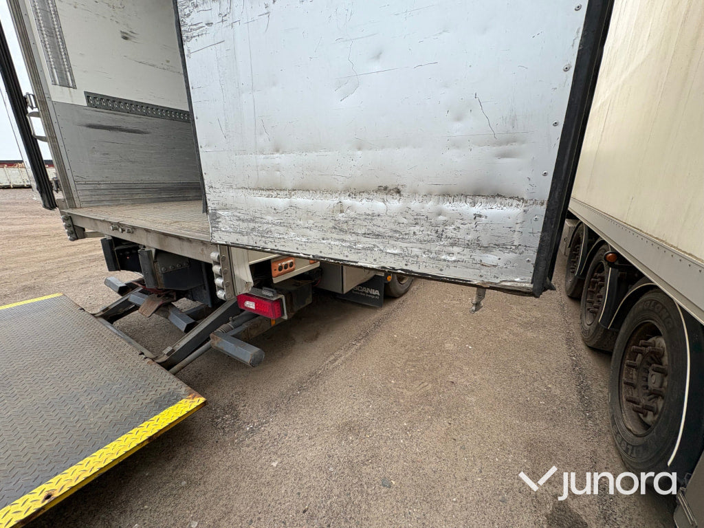 Lastbil Scania R450 med kyl