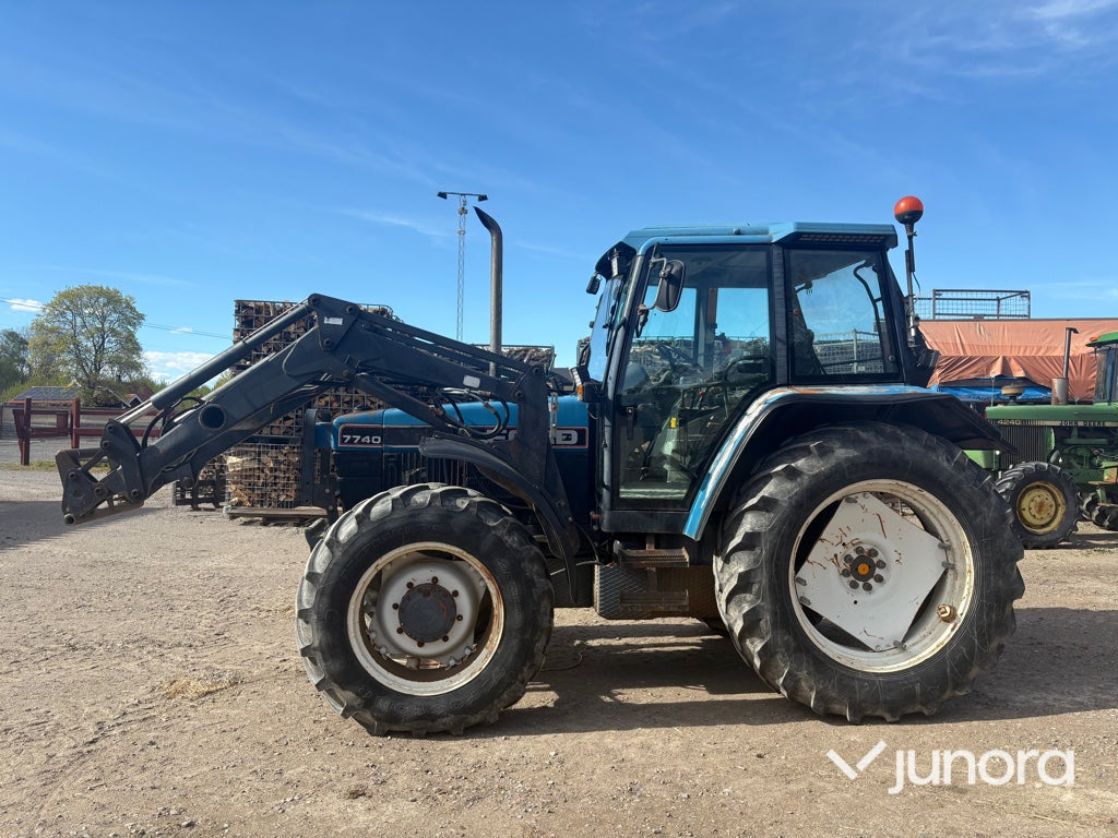 Traktor Ford 7740 med lastare