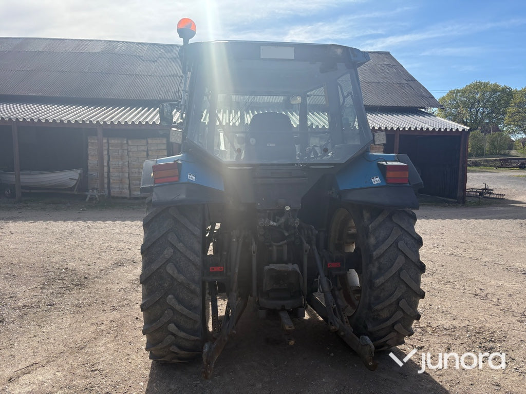 Traktor Ford 7740 med lastare