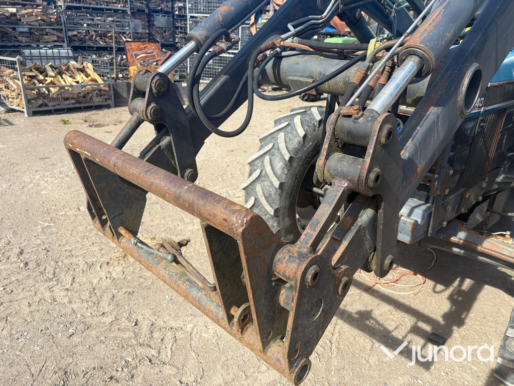 Traktor Ford 7740 med lastare