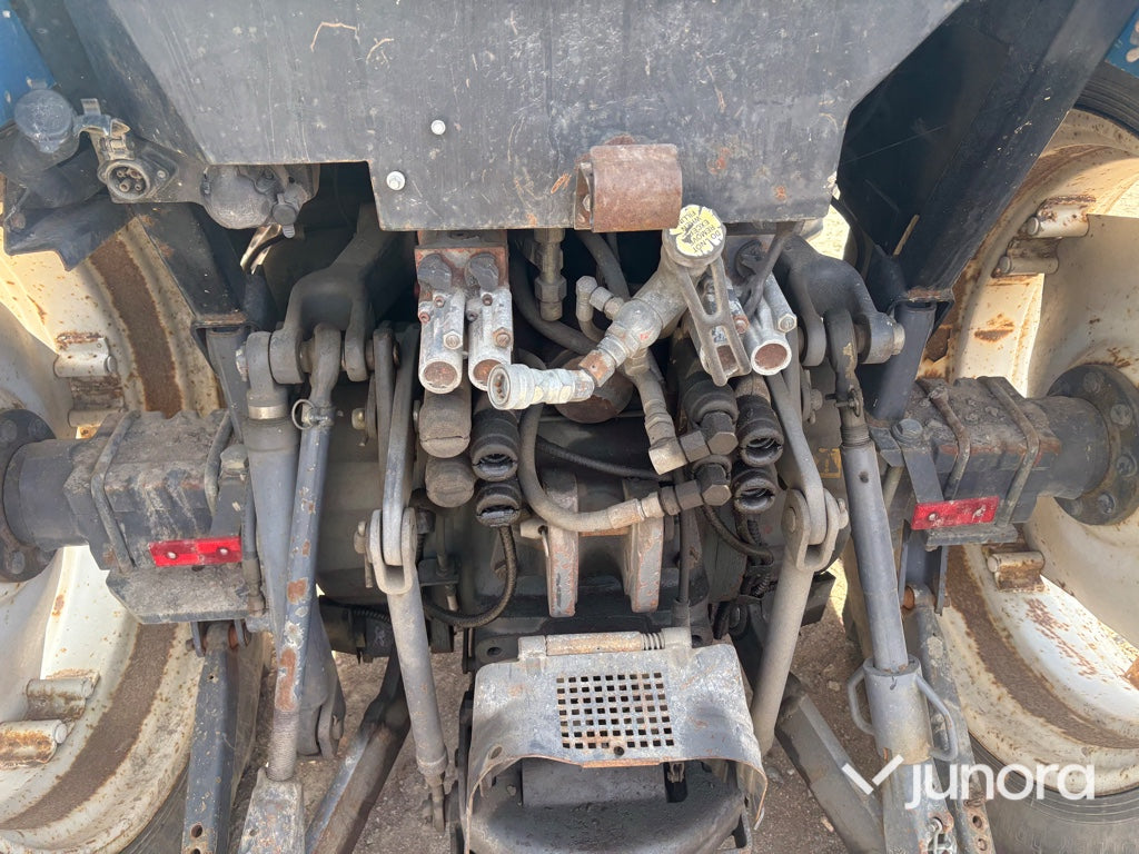 Traktor Ford 7740 med lastare
