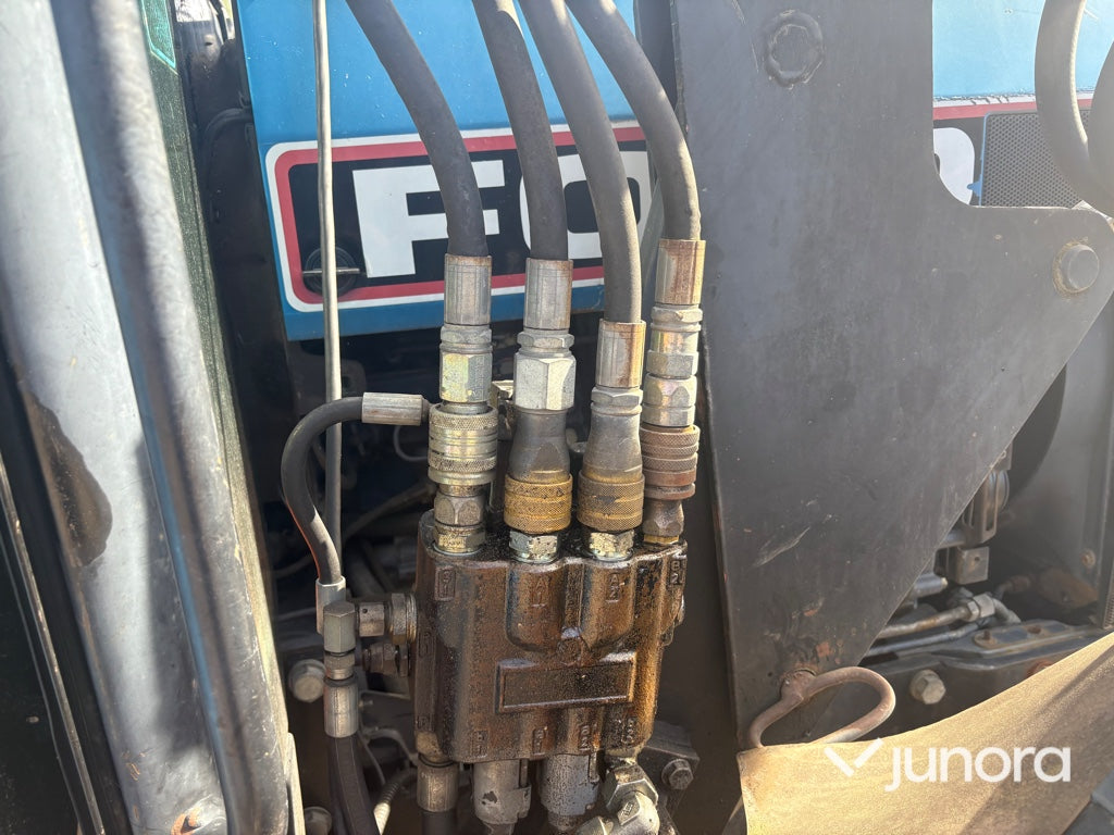 Traktor Ford 7740 med lastare