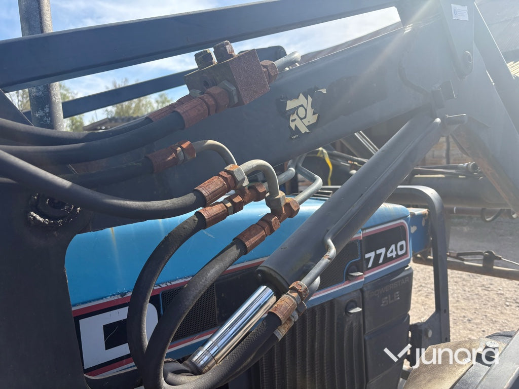 Traktor Ford 7740 med lastare
