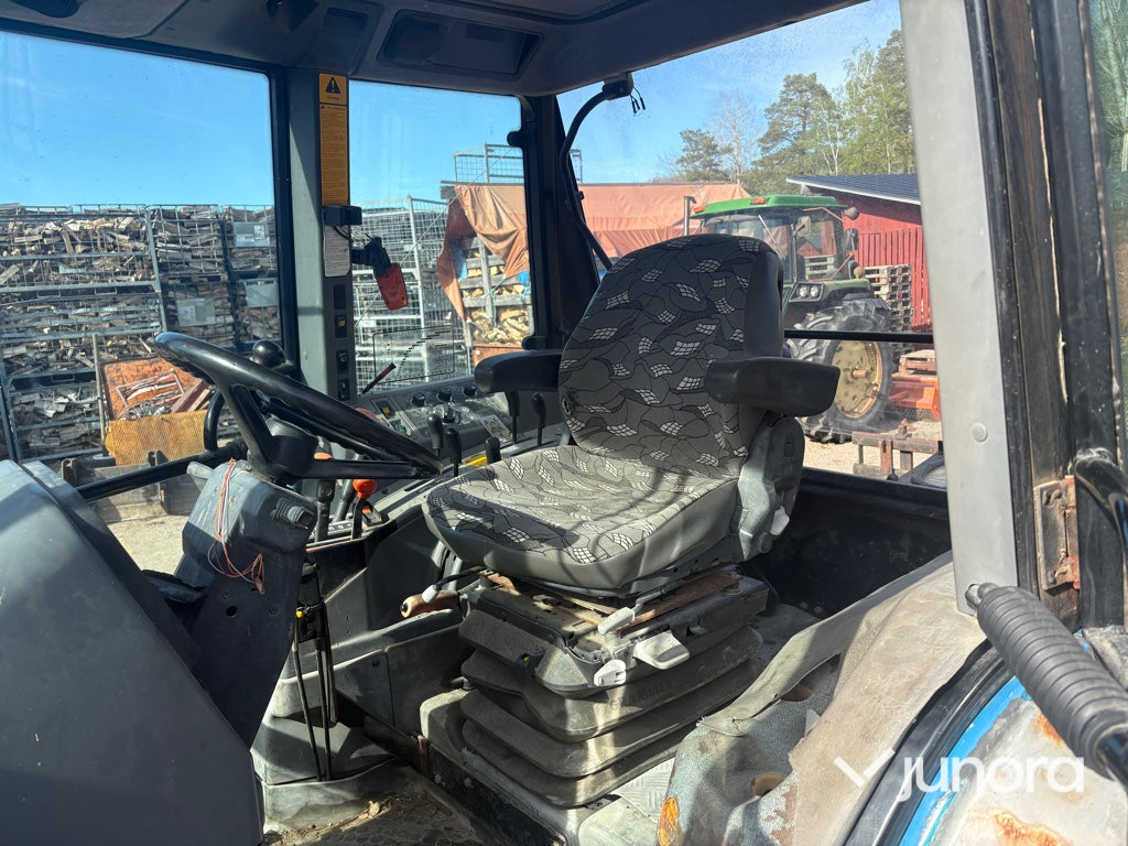 Traktor Ford 7740 med lastare