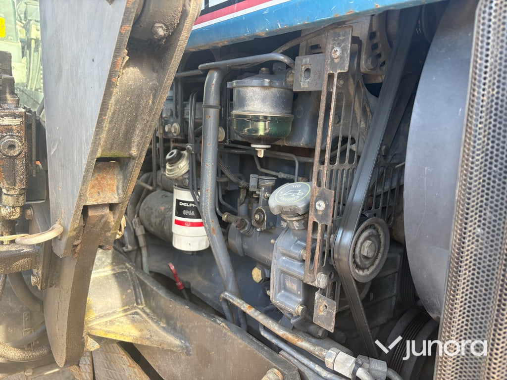 Traktor Ford 7740 med lastare
