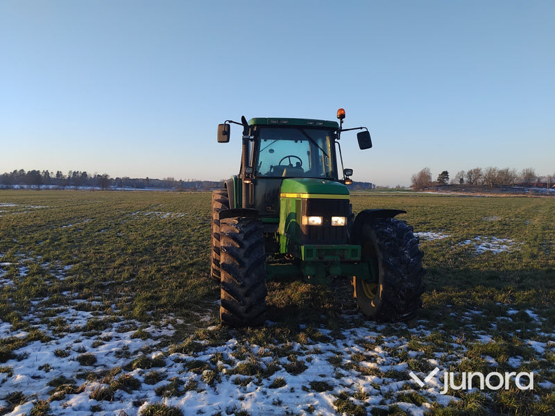 Traktor - John Deere, 6910