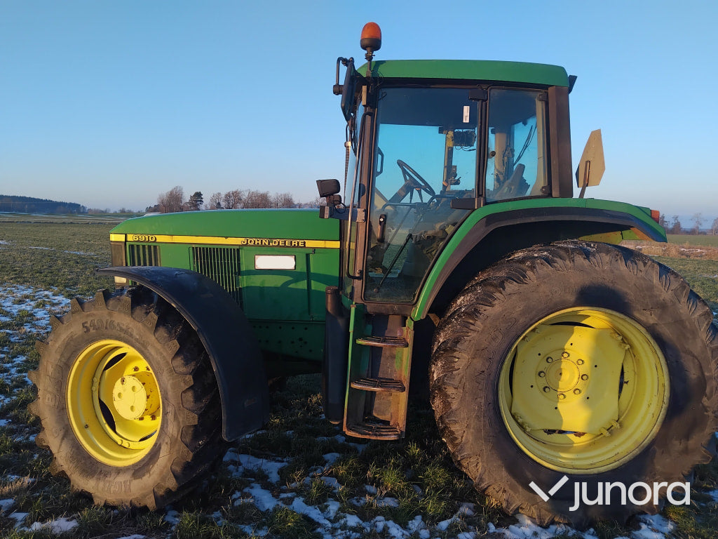 Traktor - John Deere, 6910