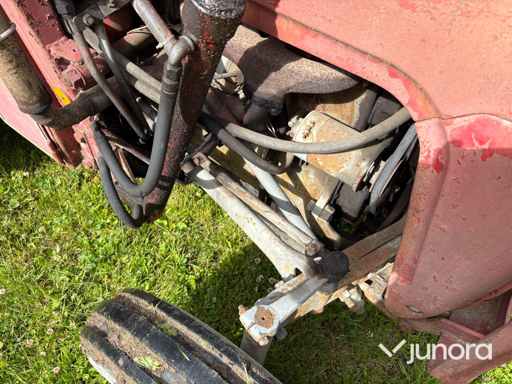 Traktor med lastare - Massey Ferguson, 35 Spec