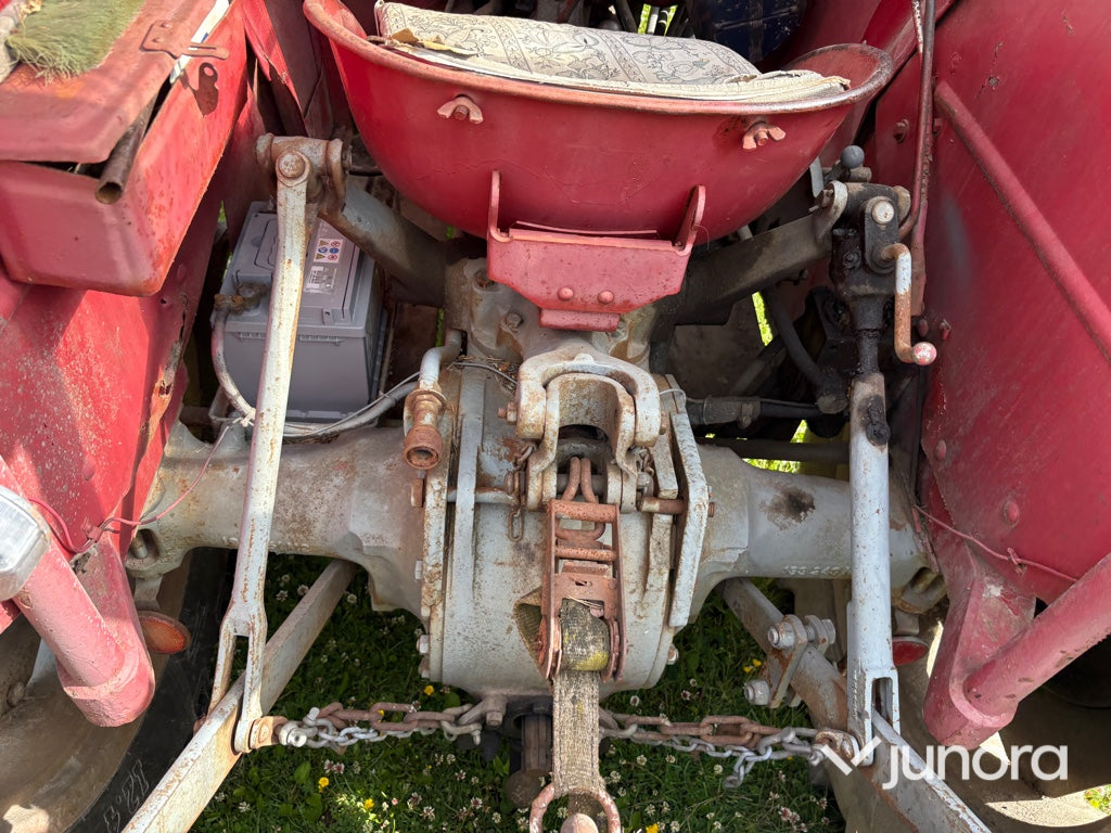 Traktor med lastare - Massey Ferguson, 35 Spec