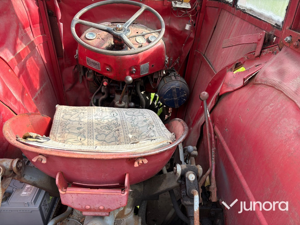 Traktor med lastare - Massey Ferguson, 35 Spec