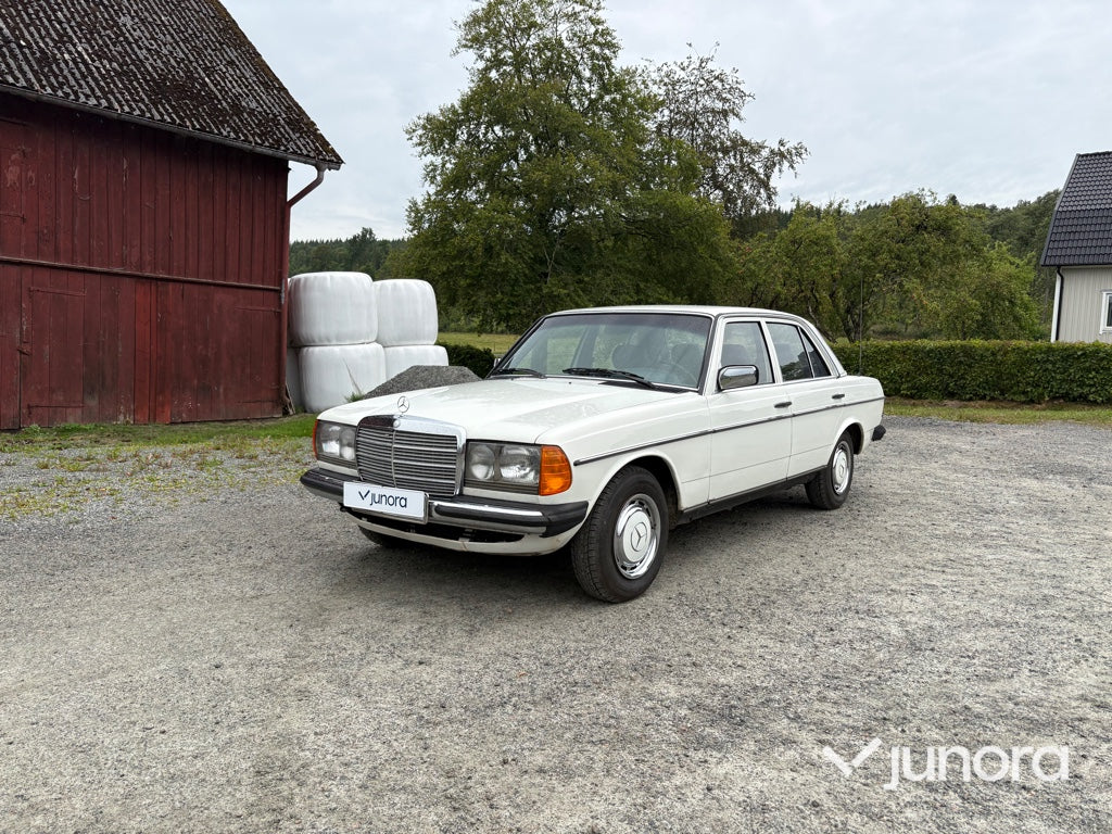 Veteranbil Mercedes-Benz 123/200
