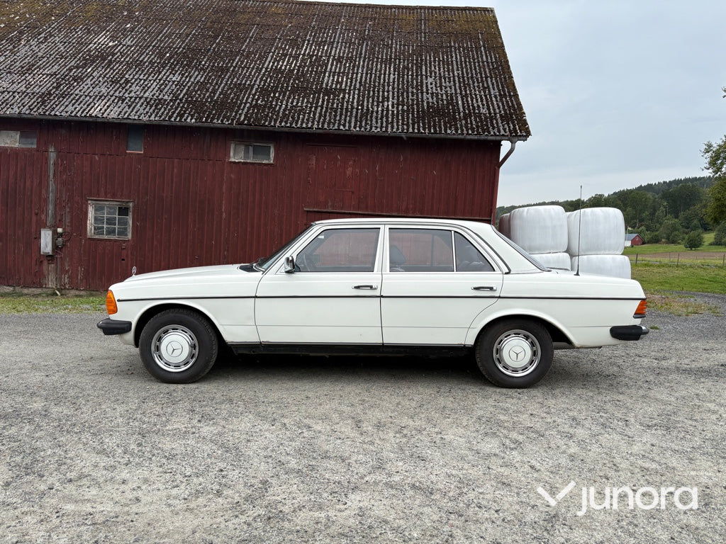 Veteranbil Mercedes-Benz 123/200