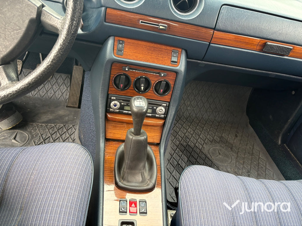 Veteranbil Mercedes-Benz 123/200