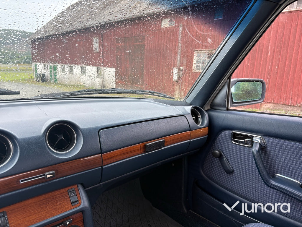 Veteranbil Mercedes-Benz 123/200