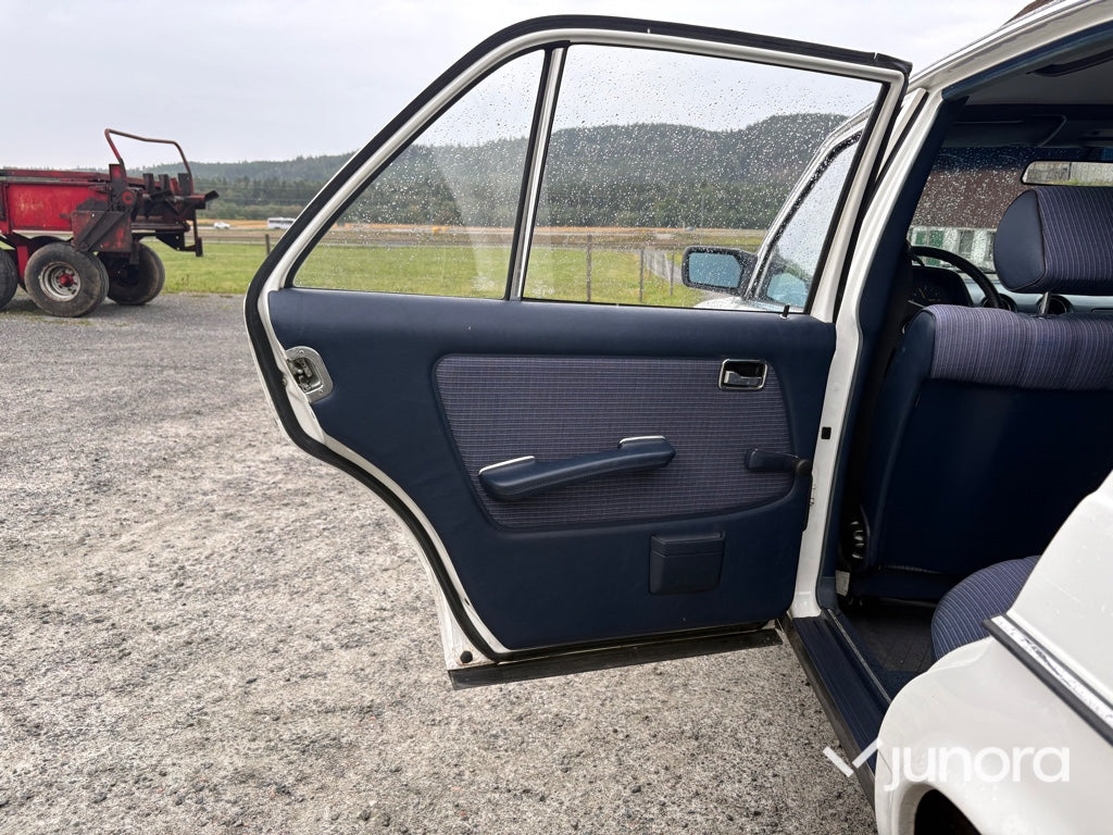 Veteranbil Mercedes-Benz 123/200