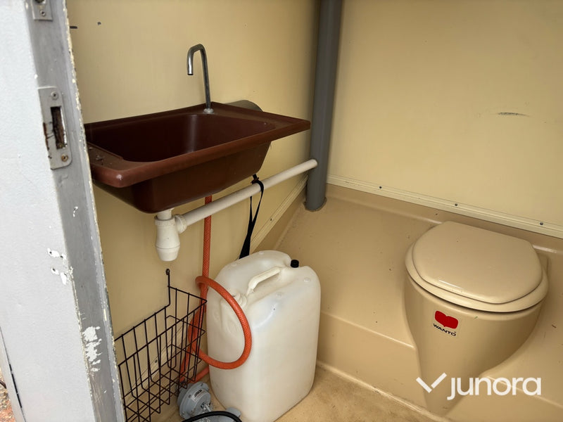 Hyrtoalett - slammtoalett