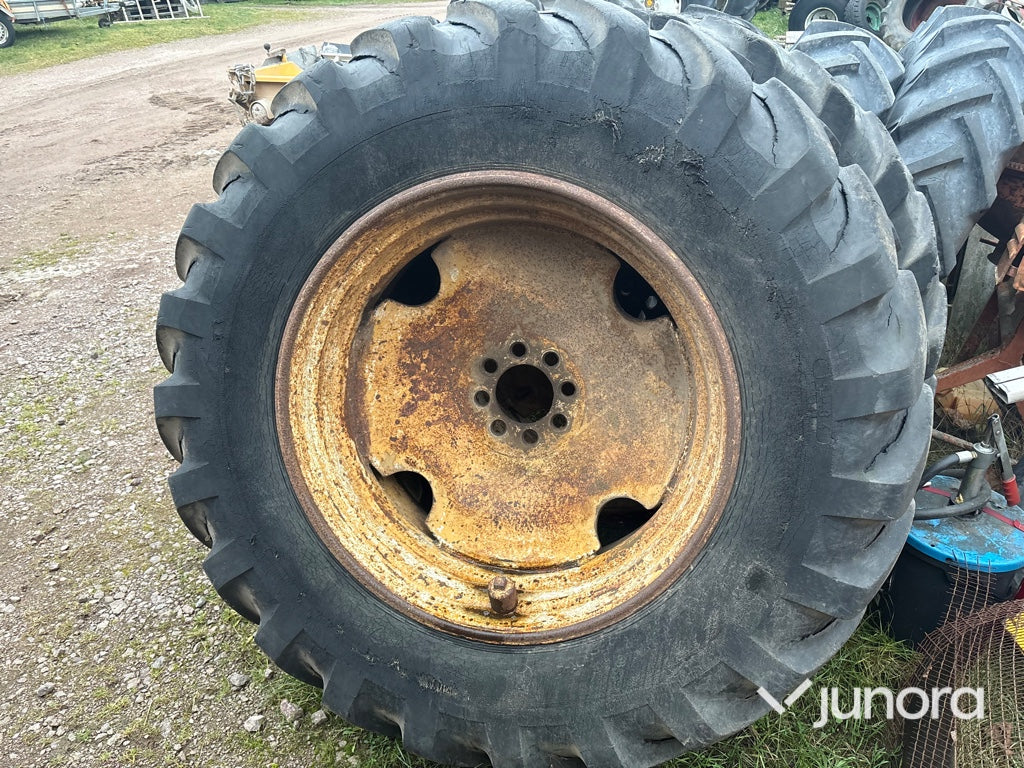 Traktordäck med fälg - Firestone 15-37