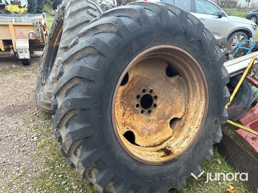 Traktordäck med fälg - Firestone 15-37