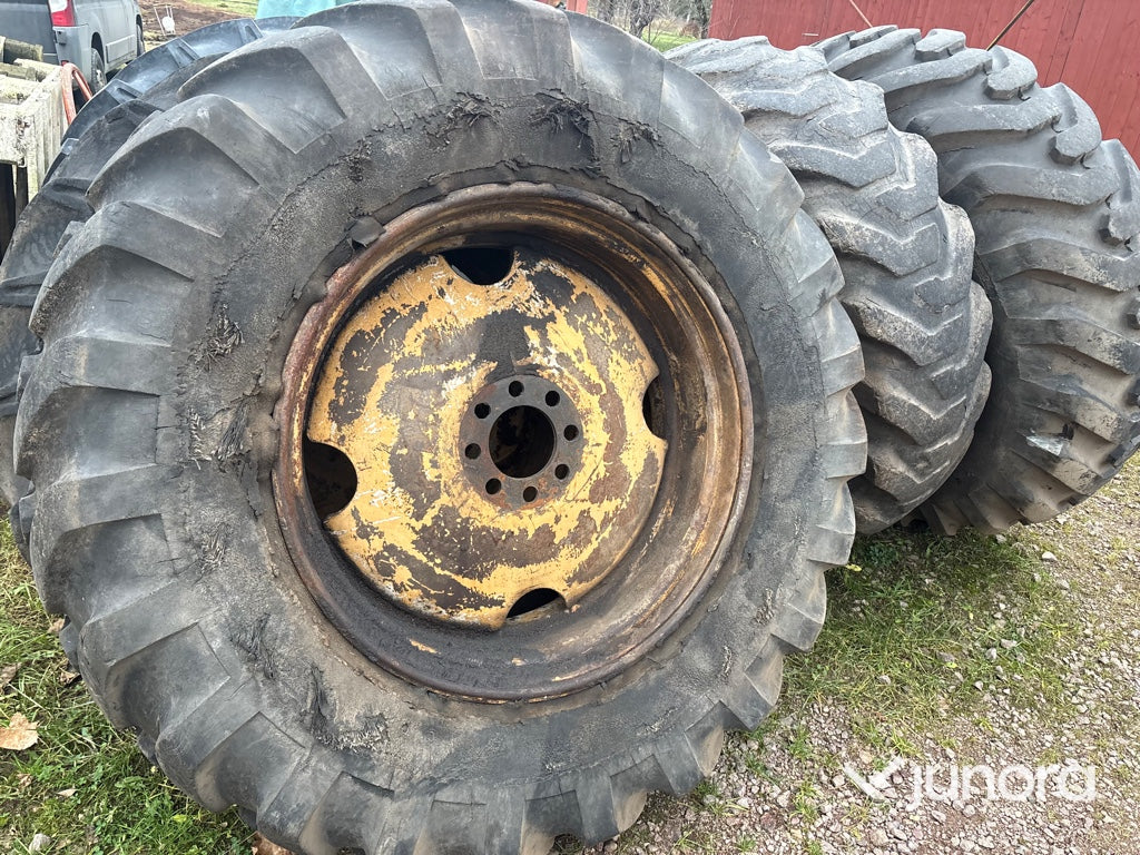 Traktordäck med fälg - Firestone 15-37