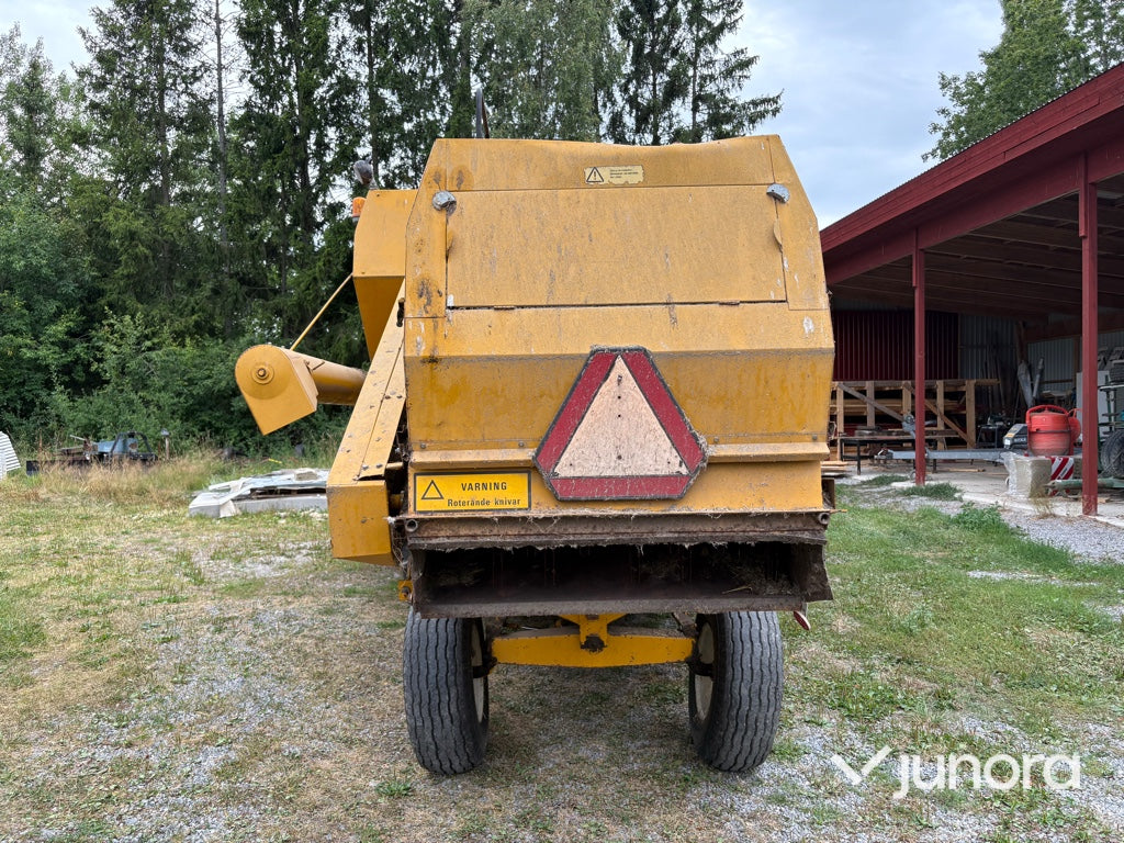 Skördetröska - Aktiv Sampo, 690