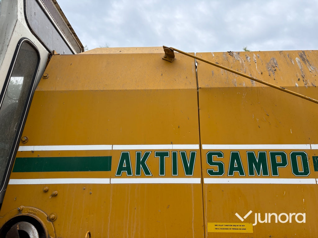 Skördetröska - Aktiv Sampo, 690