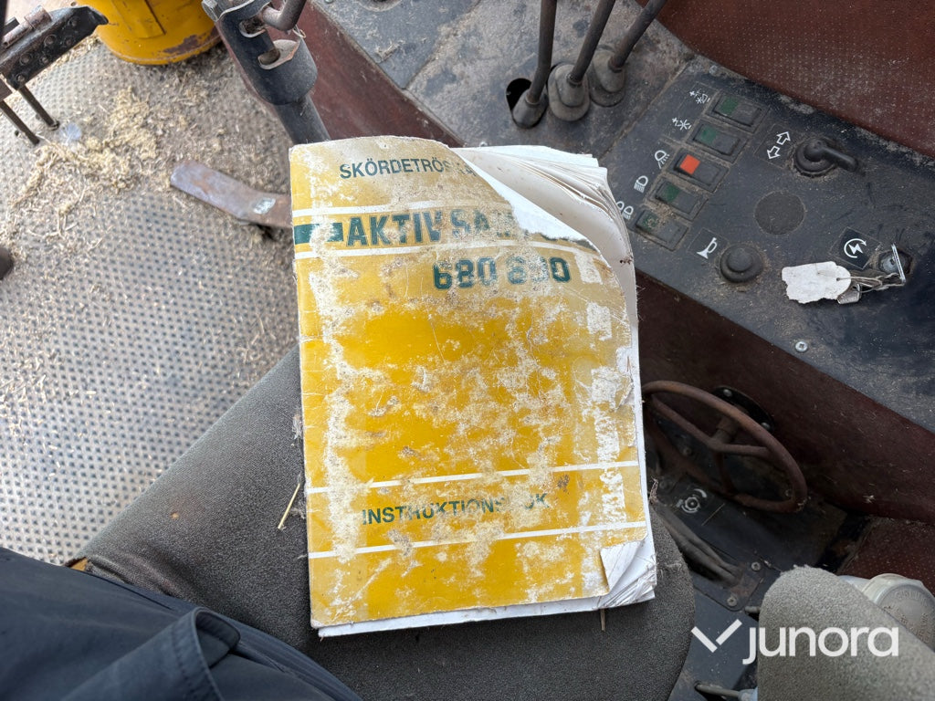Skördetröska - Aktiv Sampo, 690