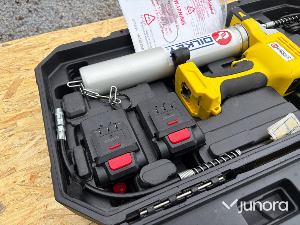 Batteridriven fettspruta – med batterier, laddare och väska