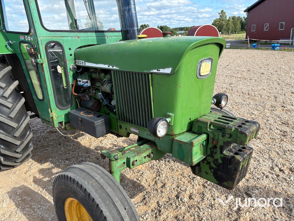 Traktor - John Deere 2020