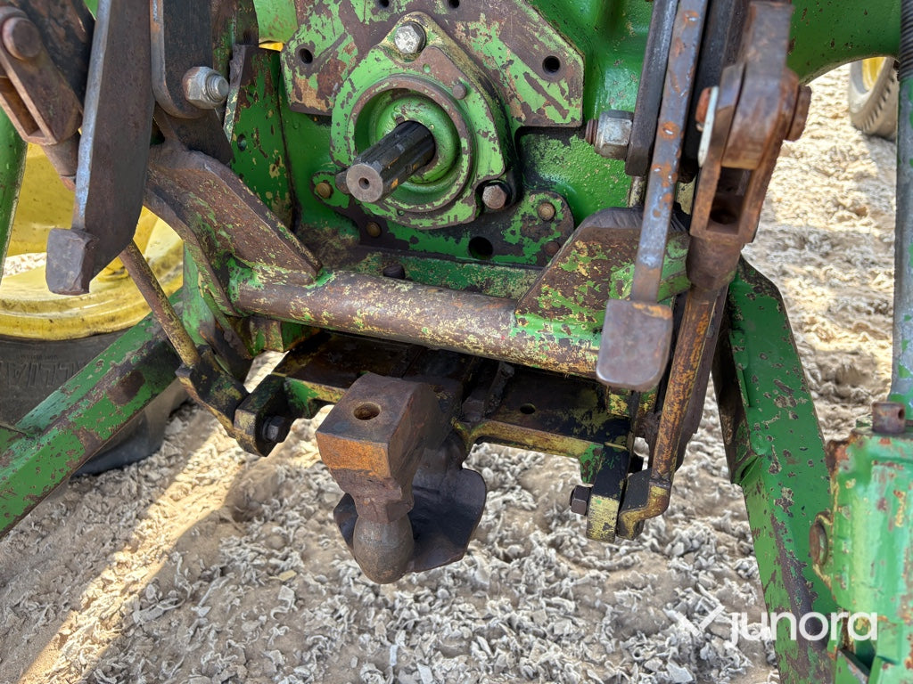 Traktor - John Deere 2020