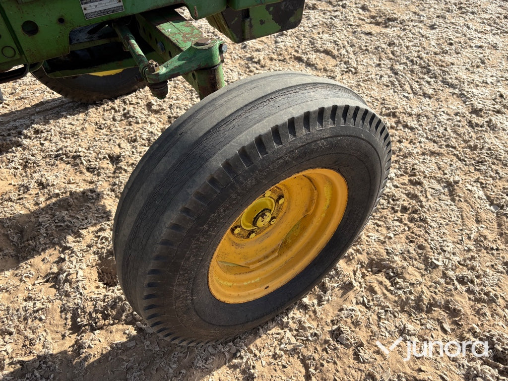 Traktor - John Deere 2020