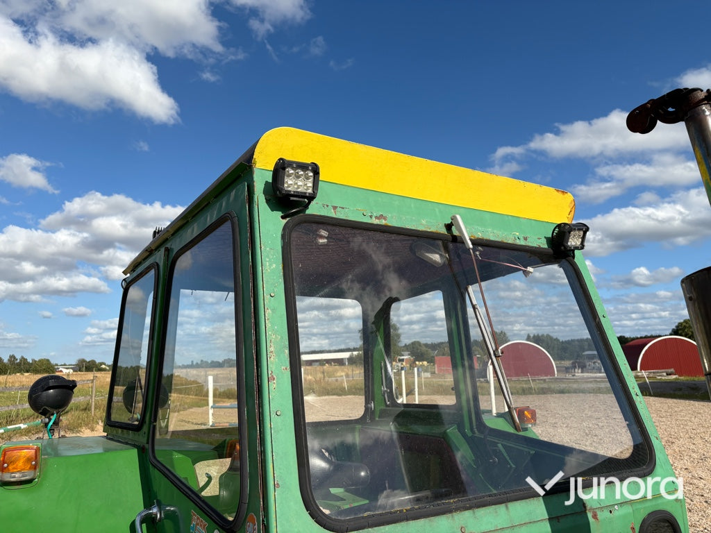 Traktor - John Deere 2020