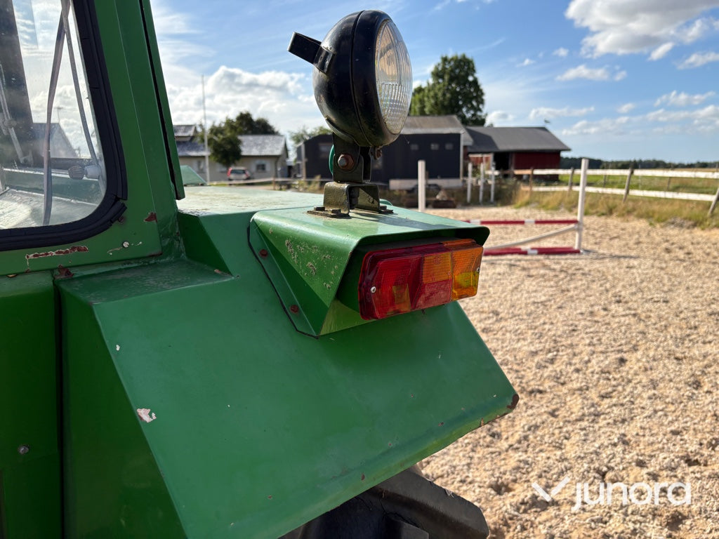 Traktor - John Deere 2020