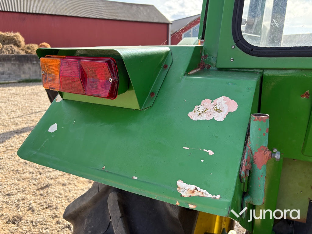 Traktor - John Deere 2020