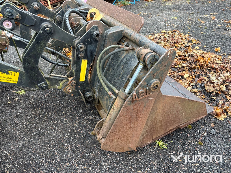 Grävlastare - Huddig, 860