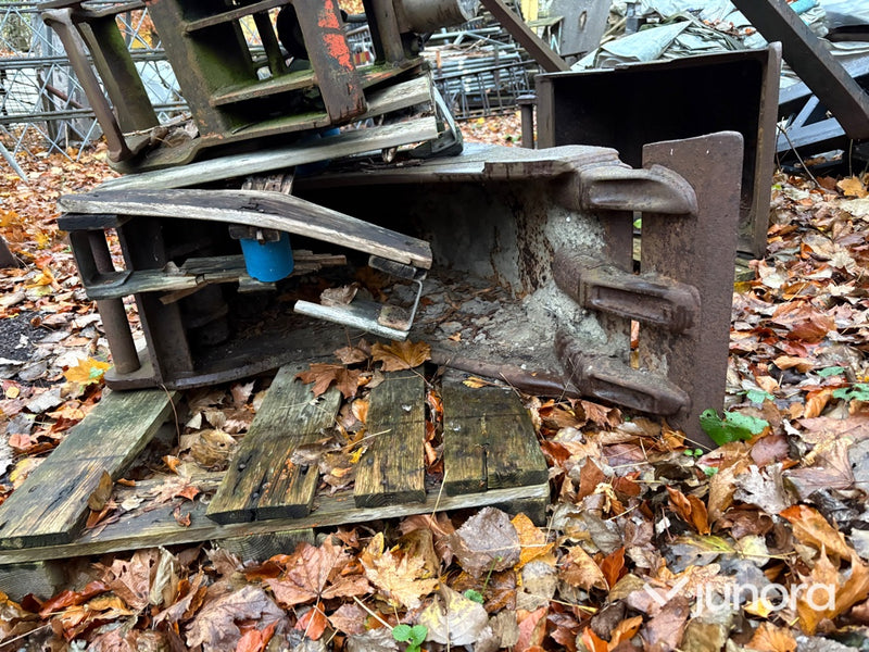 Grävlastare - Huddig, 860