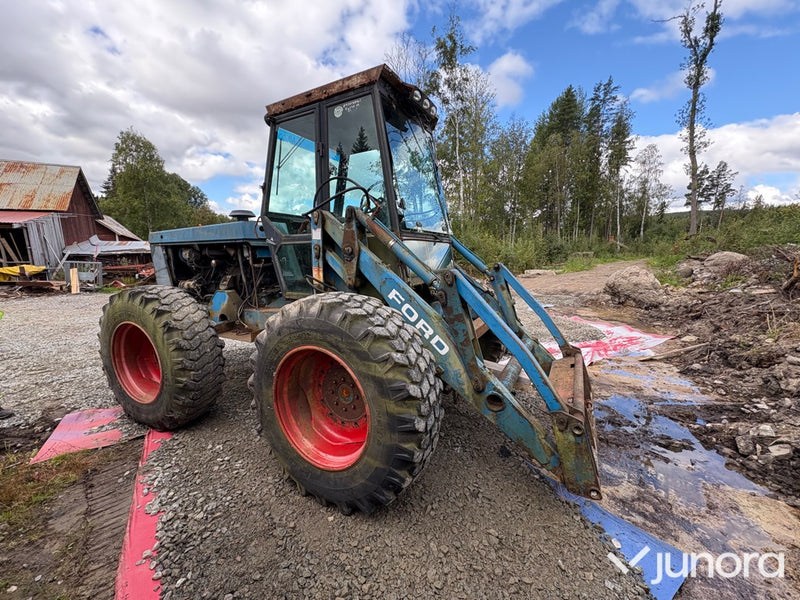 Ford Versatile 276