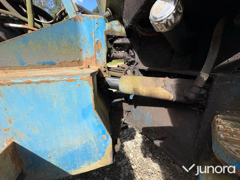 Ford Versatile 276