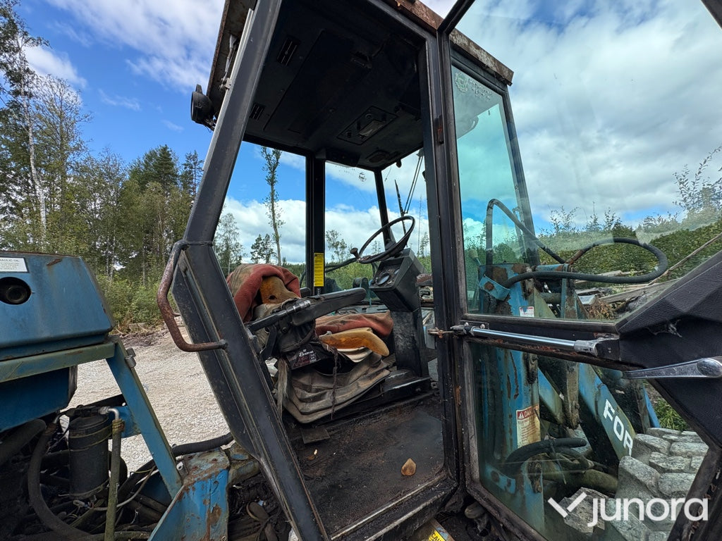 Ford Versatile 276